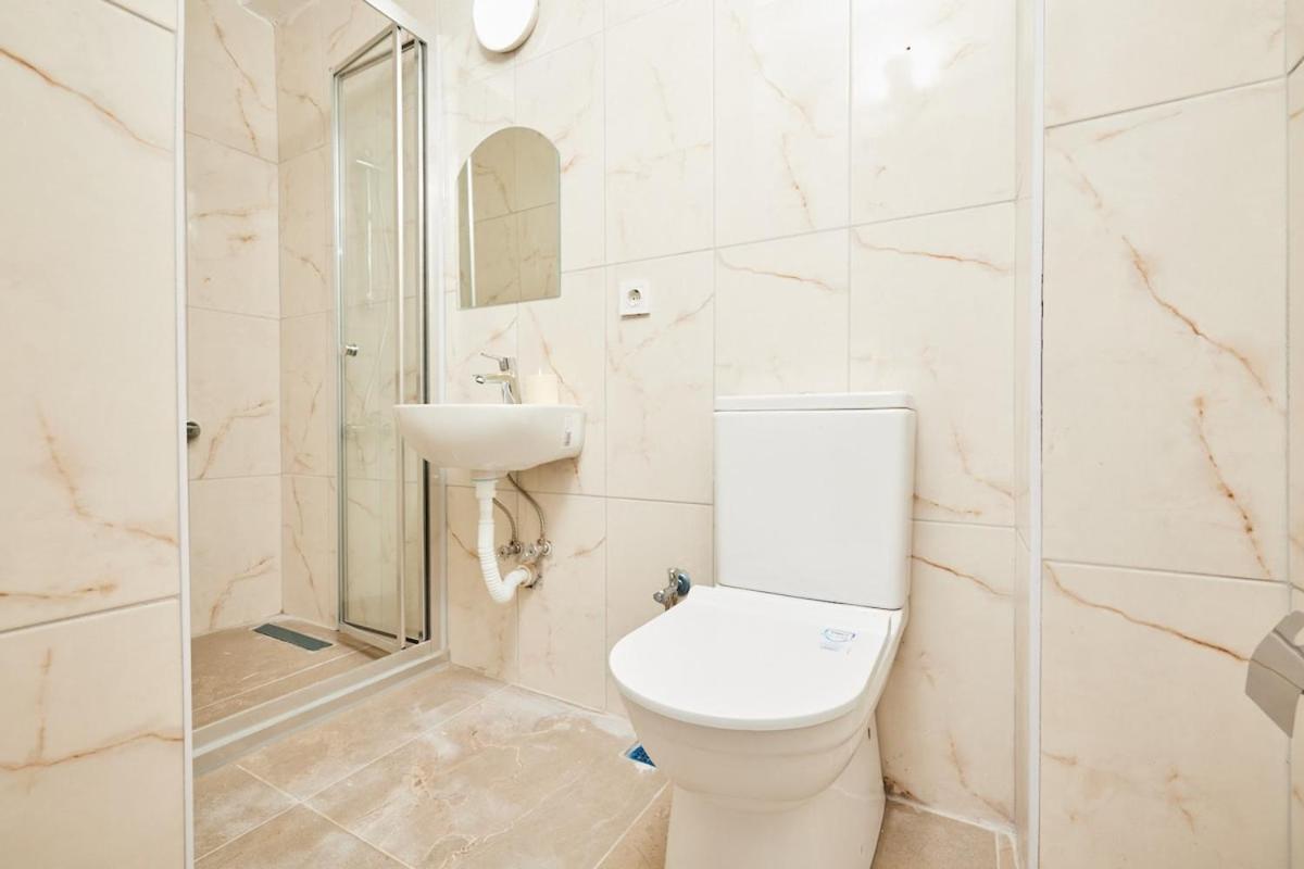 Stunning 3br 3bathroom 3ac Near Metro D6 Daire İstanbul