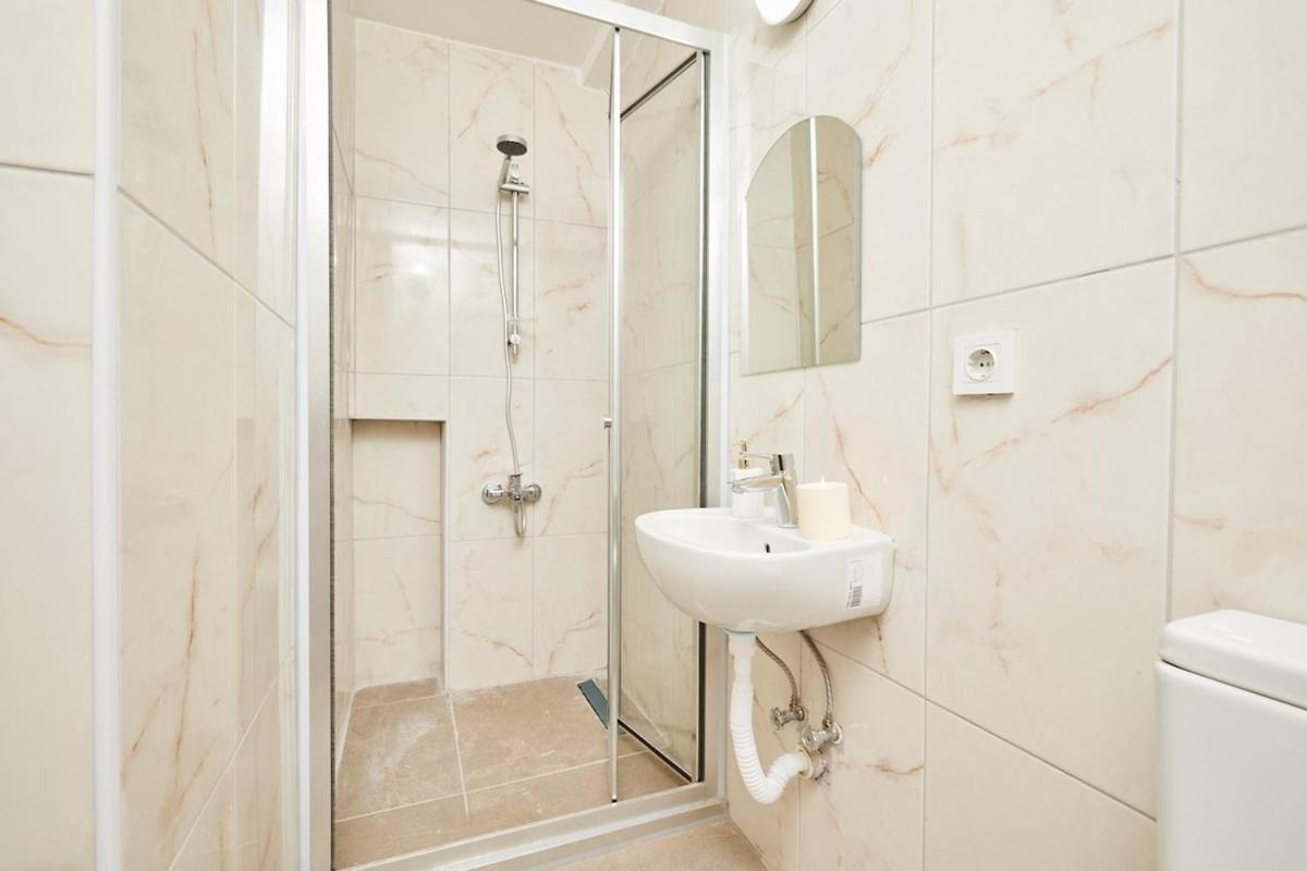 Stunning 3br 3bathroom 3ac Near Metro D6 Daire İstanbul