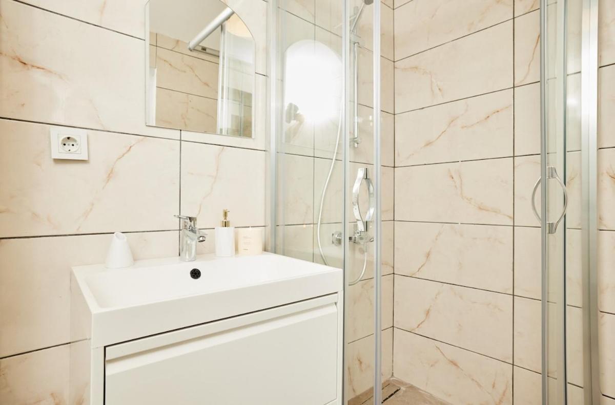 Stunning 3br 3bathroom 3ac Near Metro D6 Daire *